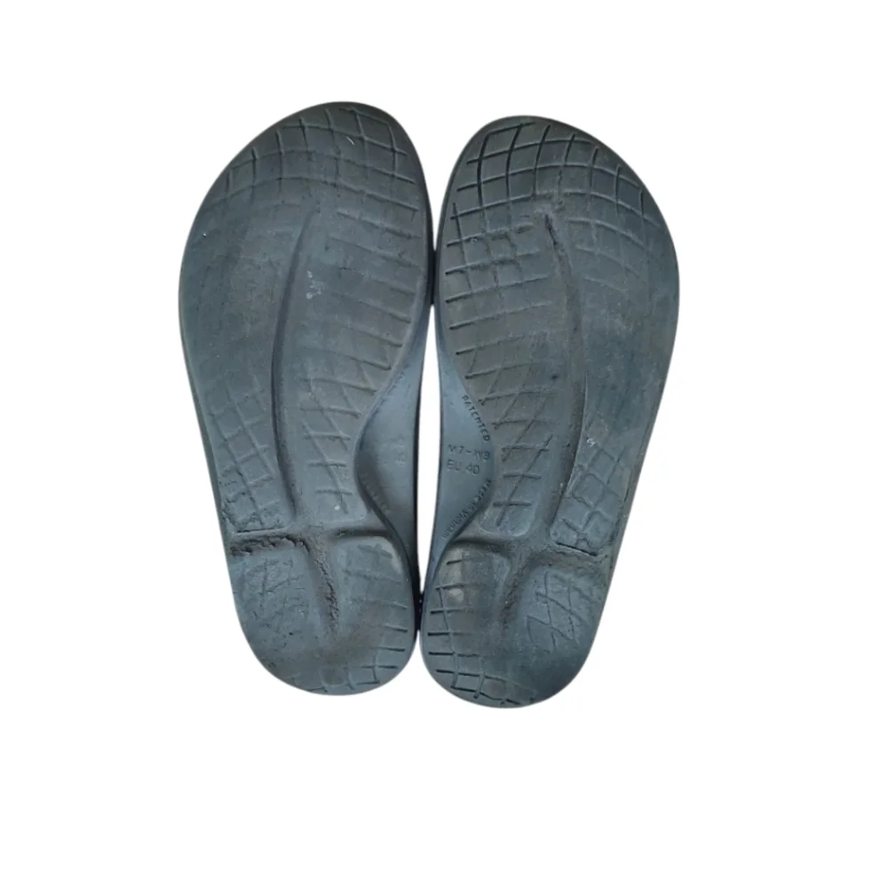 OOFOS stylish sandals